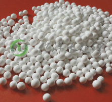 活性氧化鋁球高清圖片解析 特性、用途與選購要點
